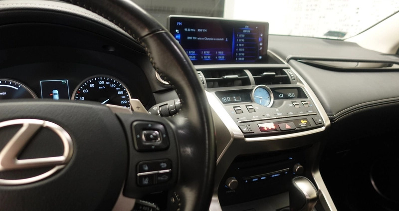 Lexus NX cena 146900 przebieg: 120082, rok produkcji 2019 z Włodawa małe 106